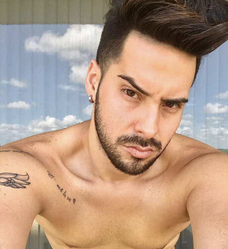 Nacktes geleaktes OnlyFans-Foto von Victor