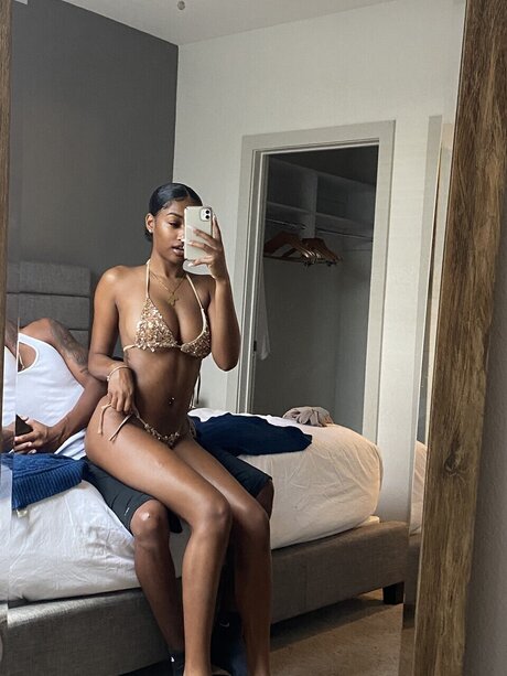 Nacktes geleaktes OnlyFans-Foto von Trynacsumn