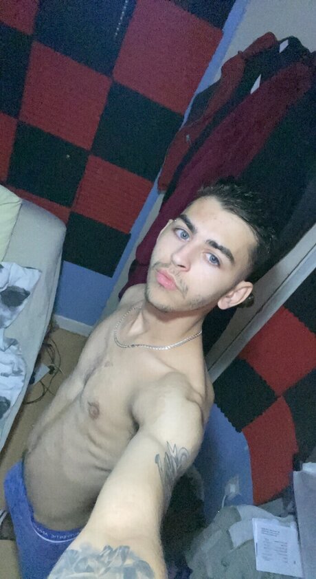 Nacktes geleaktes OnlyFans-Foto von Luke Kay