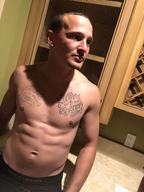 Nacktes geleaktes OnlyFans-Foto von Colter Wall