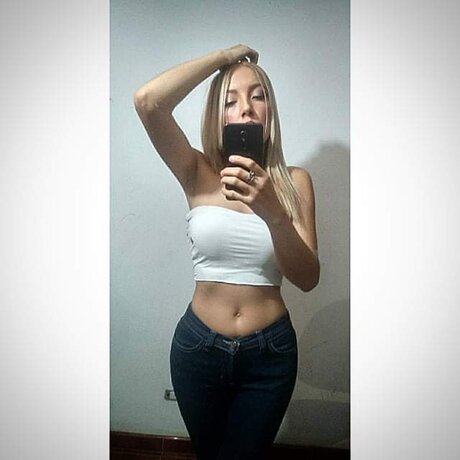 Nacktes geleaktes OnlyFans-Foto von Emily Herrera
