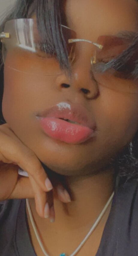 Nacktes geleaktes OnlyFans-Foto von Naomi
