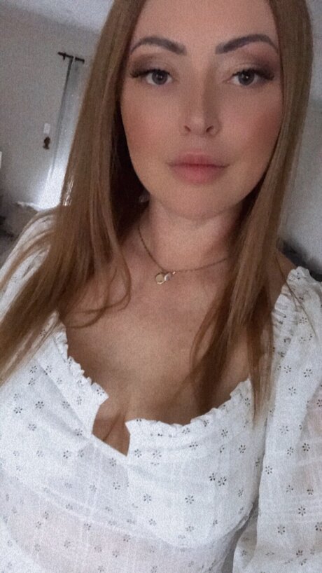 Nacktes geleaktes OnlyFans-Foto von Emma
