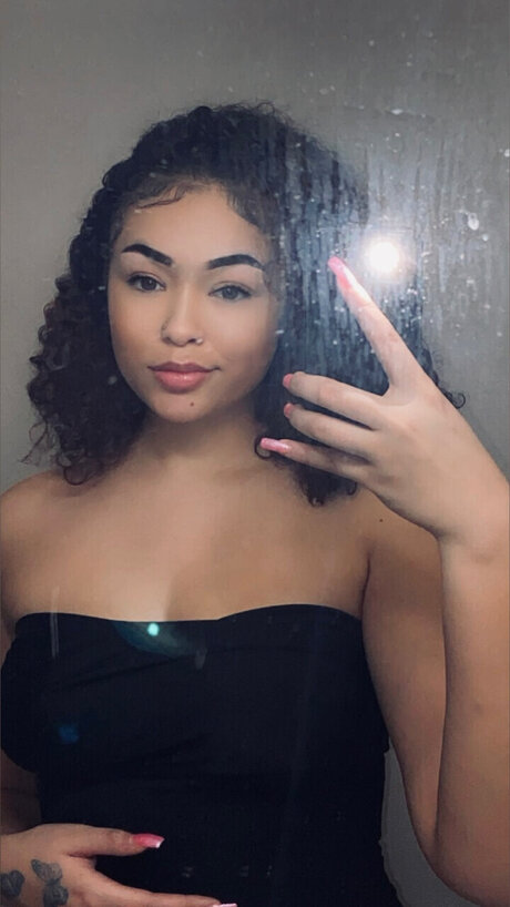 Nacktes geleaktes OnlyFans-Foto von     