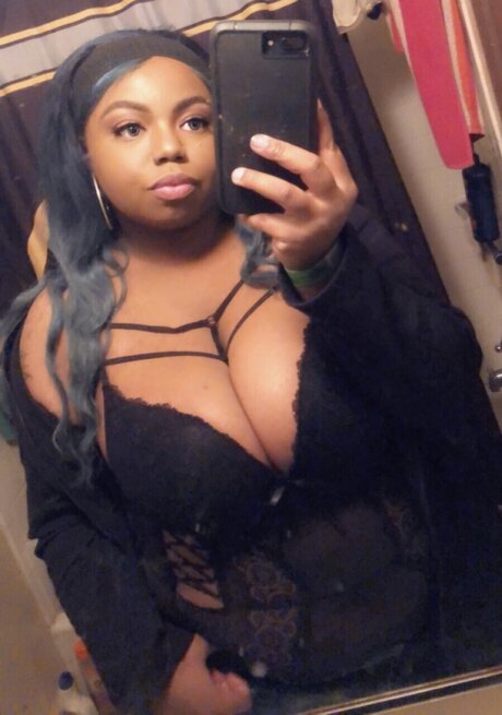Nacktes geleaktes OnlyFans-Foto von Jade Murrae