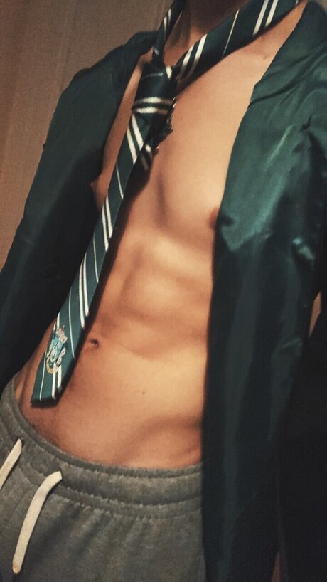 Nacktes geleaktes OnlyFans-Foto von Nerdnextdoor