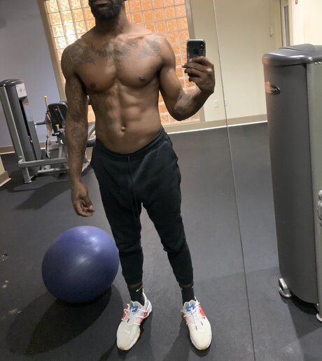 Nacktes geleaktes OnlyFans-Foto von Throbinson Crusoe