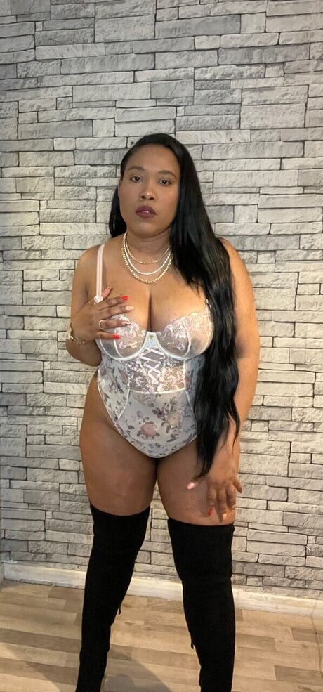 Nacktes geleaktes OnlyFans-Foto von Camila