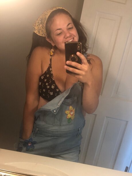 Nacktes geleaktes OnlyFans-Foto von Sassynerd