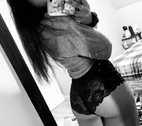 Nacktes geleaktes OnlyFans-Foto von Jazzlynn