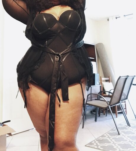 Nacktes geleaktes OnlyFans-Foto von Jellyb052