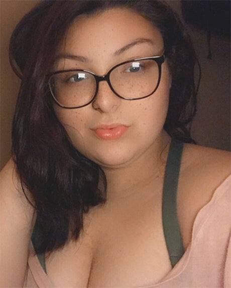 Nacktes geleaktes OnlyFans-Foto von Jesi