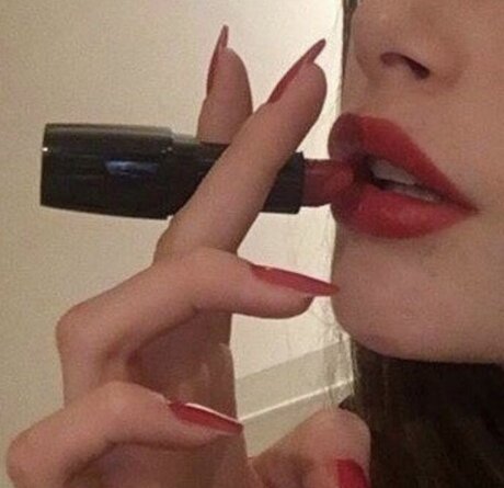 Nacktes geleaktes OnlyFans-Foto von Safaera