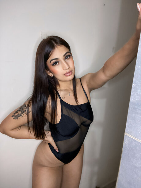 Nacktes geleaktes OnlyFans-Foto von Ariana Gaitn