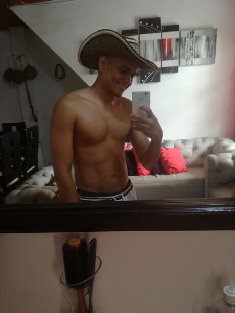 Nacktes geleaktes OnlyFans-Foto von Kenny Regino