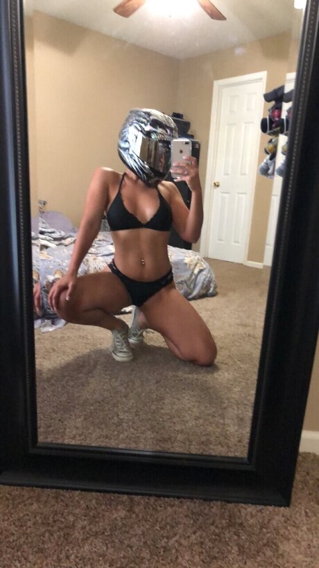Nacktes geleaktes OnlyFans-Foto von Starla