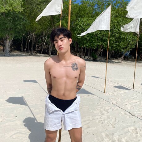 Nacktes geleaktes OnlyFans-Foto von Followozzo