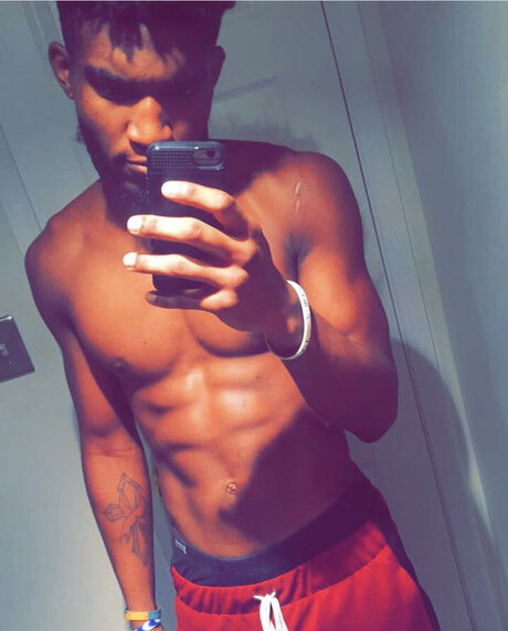 Nacktes geleaktes OnlyFans-Foto von King