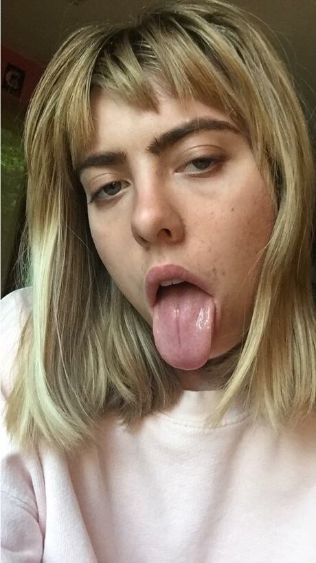 Nacktes geleaktes OnlyFans-Foto von Emily
