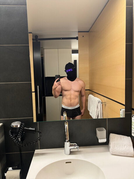 Nacktes geleaktes OnlyFans-Foto von Josh