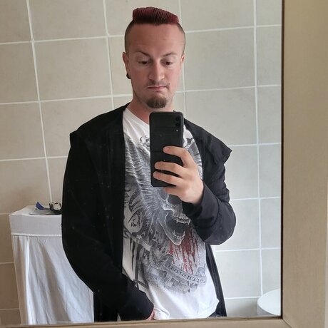 Nacktes geleaktes OnlyFans-Foto von Ghostvapez
