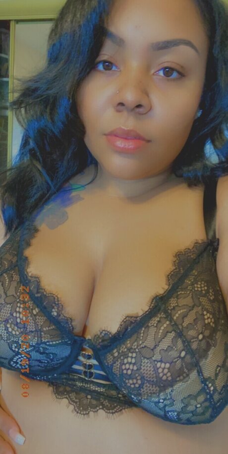 Nacktes geleaktes OnlyFans-Foto von Nikki