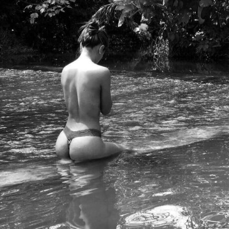 Nacktes geleaktes OnlyFans-Foto von Linda Rodriguez