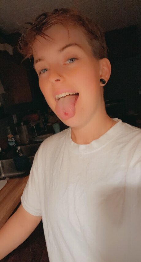 Nacktes geleaktes OnlyFans-Foto von Em