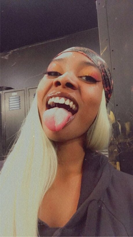 Nacktes geleaktes OnlyFans-Foto von Paris