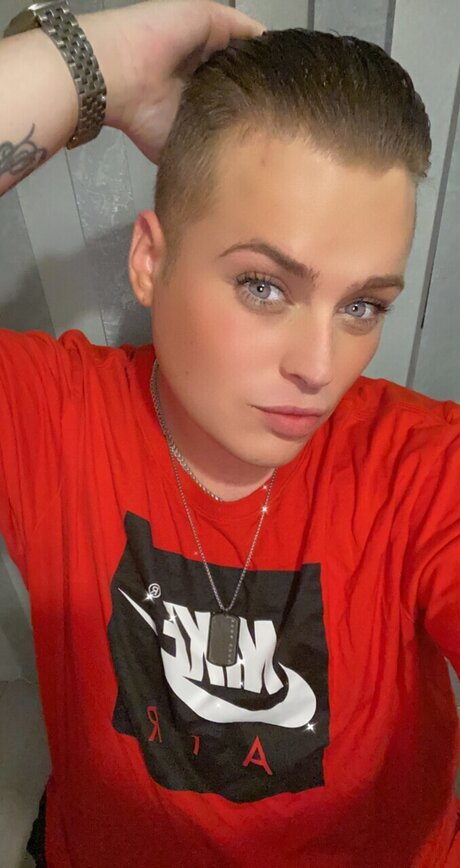 Nacktes geleaktes OnlyFans-Foto von Michael