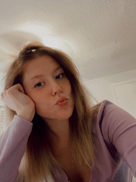 Nacktes geleaktes OnlyFans-Foto von U71408821