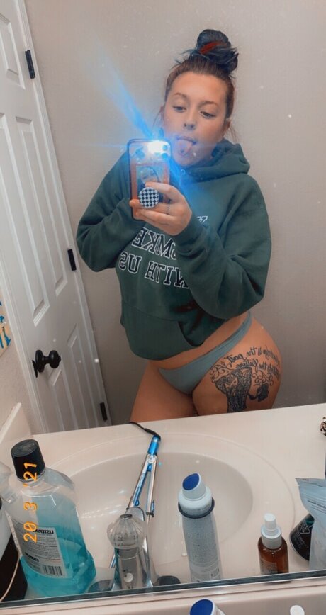 Nacktes geleaktes OnlyFans-Foto von Sweets