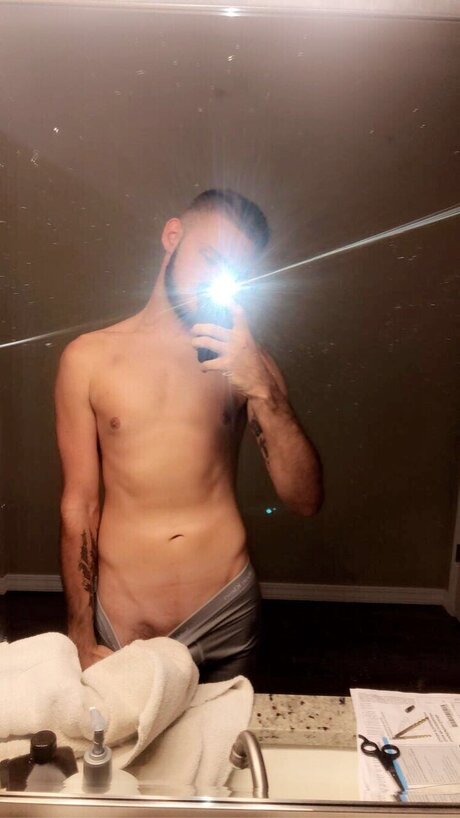 Nacktes geleaktes OnlyFans-Foto von Guy Thomas