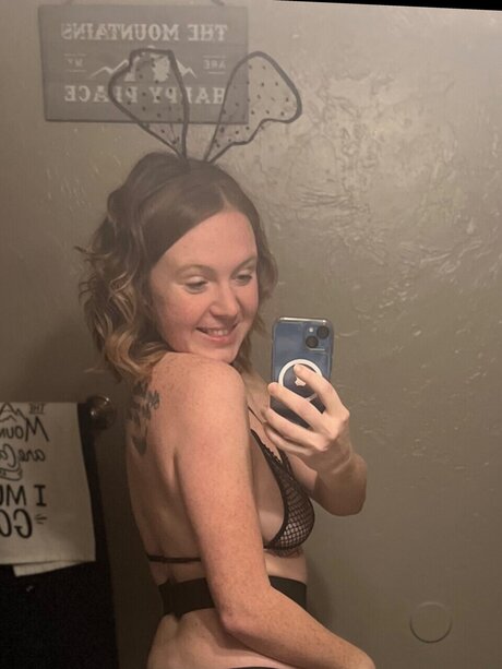 Nacktes geleaktes OnlyFans-Foto von Hiimhannah