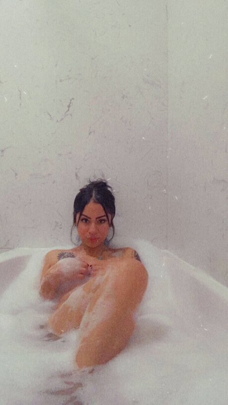 Nacktes geleaktes OnlyFans-Foto von Mona Lisa
