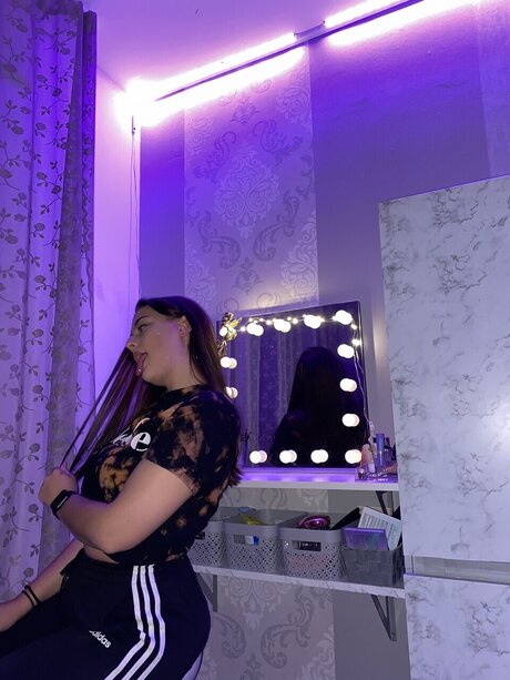 Nacktes geleaktes OnlyFans-Foto von Zuza Lbzk