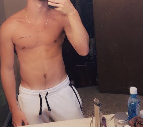Nacktes geleaktes OnlyFans-Foto von Jamesgray
