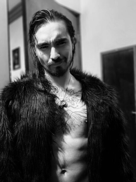 Nacktes geleaktes OnlyFans-Foto von Blackfox