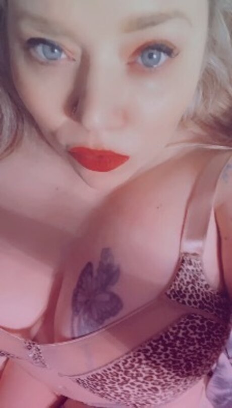 Nacktes geleaktes OnlyFans-Foto von Misskay