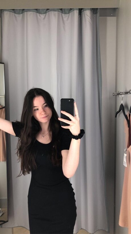 Nacktes geleaktes OnlyFans-Foto von Sophie