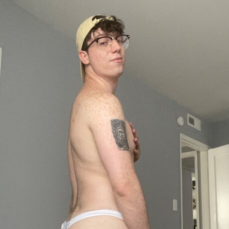 Nacktes geleaktes OnlyFans-Foto von James