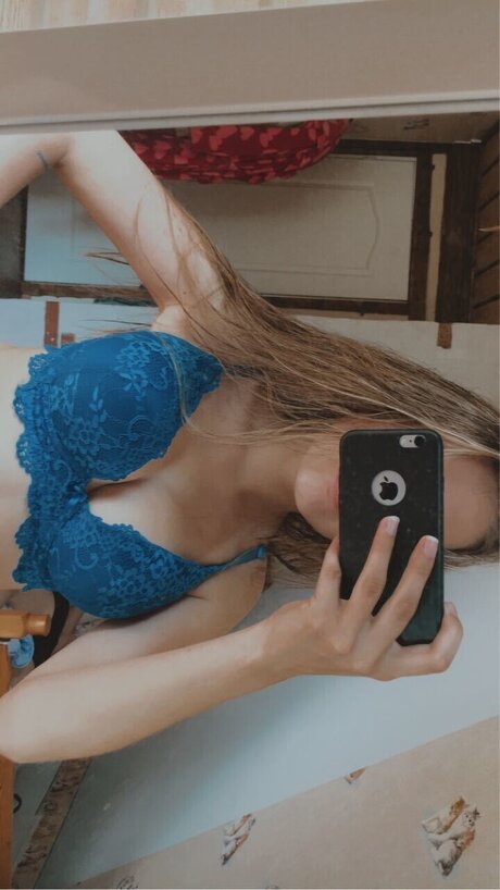 Nacktes geleaktes OnlyFans-Foto von Angel