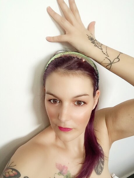 Nacktes geleaktes OnlyFans-Foto von Violet Rainbow