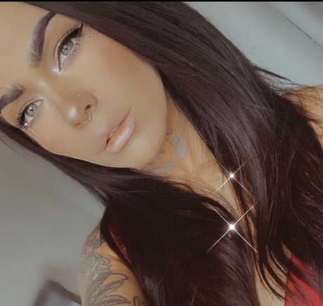 Nacktes geleaktes OnlyFans-Foto von Loren