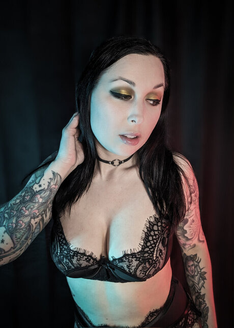 Nacktes geleaktes OnlyFans-Foto von Maddydeetz