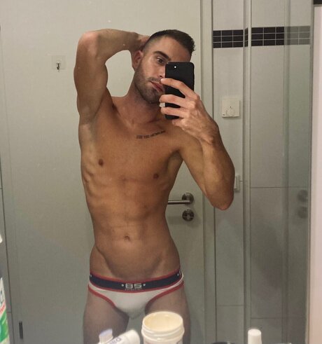 Nacktes geleaktes OnlyFans-Foto von Petarjbv