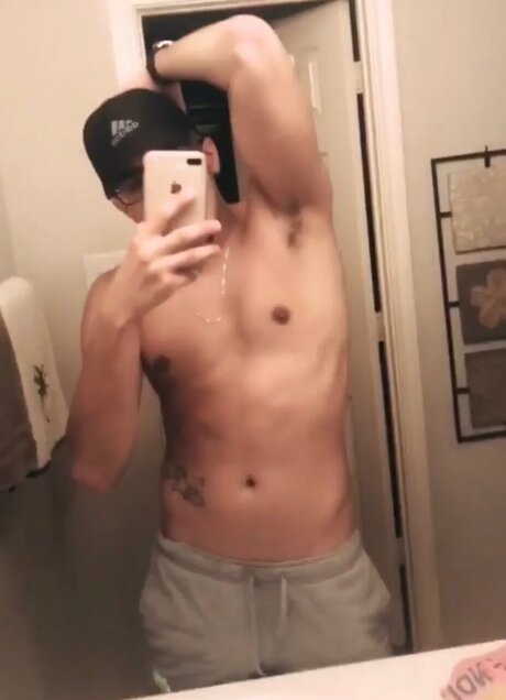 Nacktes geleaktes OnlyFans-Foto von 