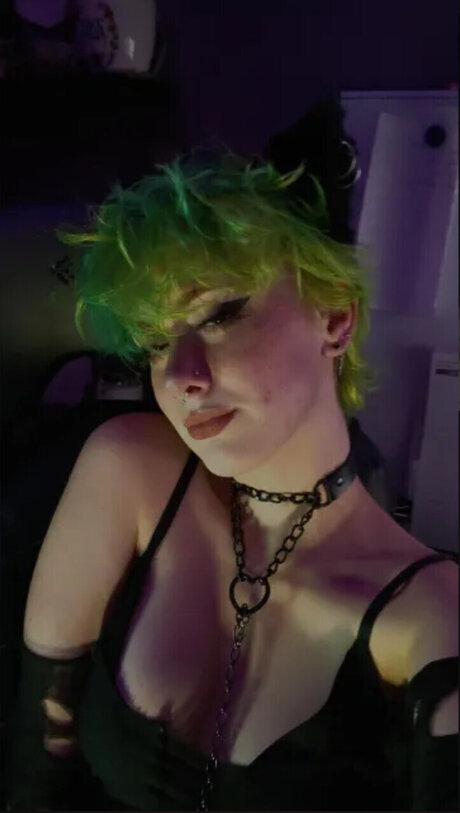 Nacktes geleaktes OnlyFans-Foto von Nixienymph