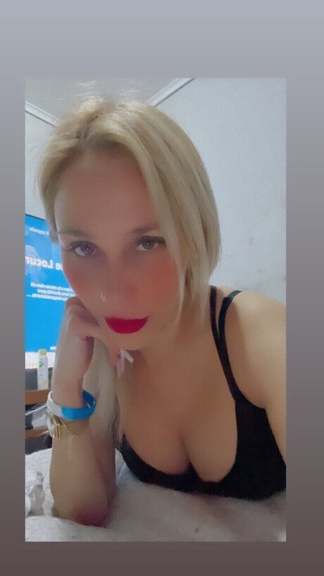 Nacktes geleaktes OnlyFans-Foto von Bar