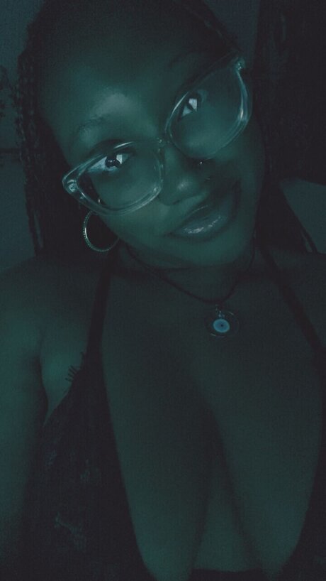 Nacktes geleaktes OnlyFans-Foto von Blaxkbunny19